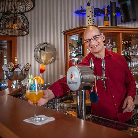 Hotel Duenenlaeufer Лангеог Екстериор снимка